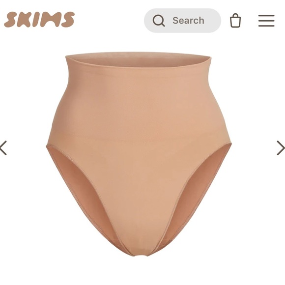 Skims- core control brief new in box
XXS/XS 1-onyx 
L/XL 1-mica 1-clay - Picture 1 of 2